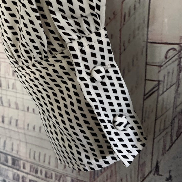 H&M shirt dress in cream and black with v neck, a line midi dress size S - Picture 5 of 9